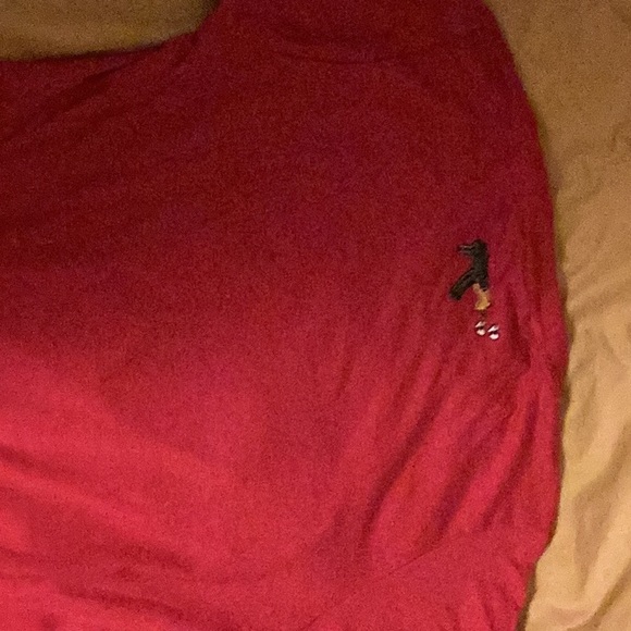 selling pink shirt with gun on it - Picture 3 of 3